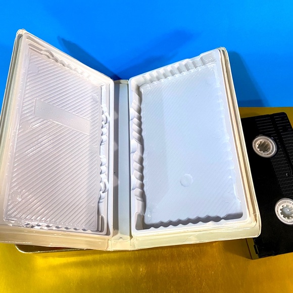 CARE BEARS 1986 MOVIE II A NEW GENERATION COLUMBIA TRISTA COLLECTION VHS 77min - Picture 13 of 13